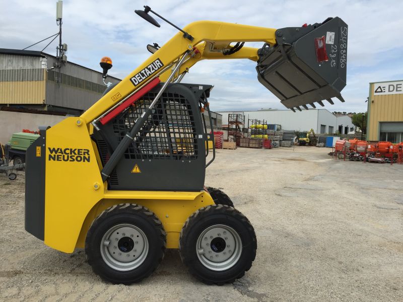 Mini chargeur neuf sur le secteur du 13, 83 et 06